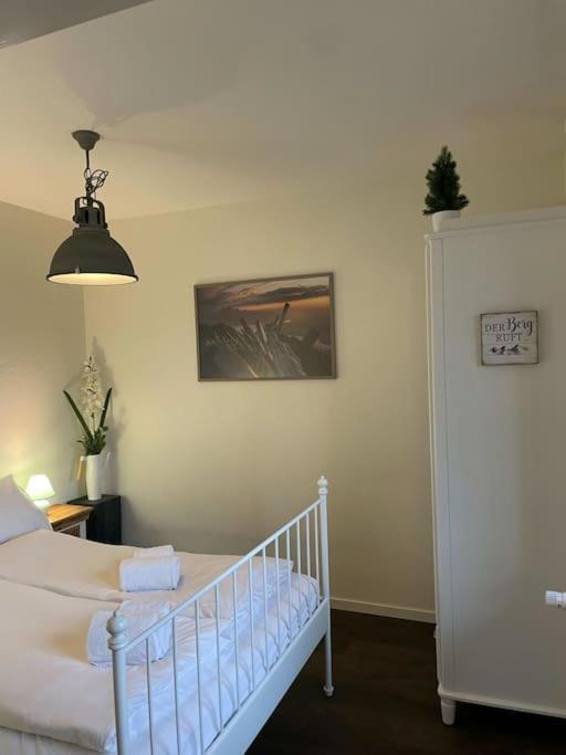 Beautiful Flat With Nice Lake And Mountain Views Вегис Екстериор снимка